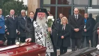 Sicriile celor șapte suporteri greci, repatriate cu un avion militar