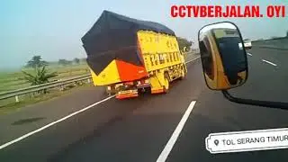 truk oleng tipis tipis di tol..
