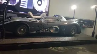 89 Batmobile 1/18 w guns lights Collection car oi3DNB