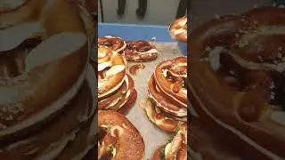 #germany,🇩🇪🇳🇵#germanyfood #Butterbrezel🥨🥨🥨
