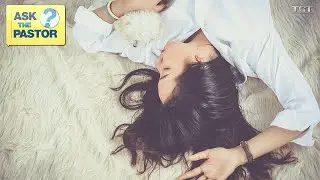 Is It Okay to Pray While Lying Down? | ASK THE PASTOR LIVE