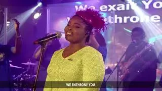 WE EXALT YOU (LIVE) - Favour Uzo #worshipmusic #gospelmusic 