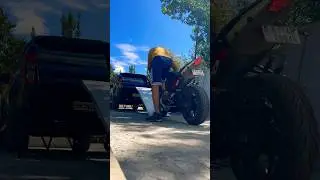 How to load a motorcycle on a truck alone. #isuzu #motorcycle #triumphdaytona #motorbike