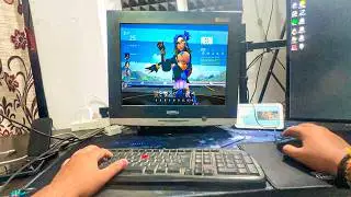 Playing Valorant on 20 Years Old CRT TV