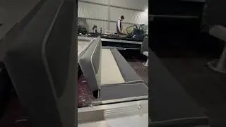 Когда ты на сервисе видишь все))что происходит в соседней лодке 😂 