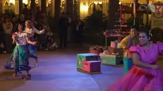 Disneyland: Mickey's Happy Holidays and Encanto Fiesta Navidad