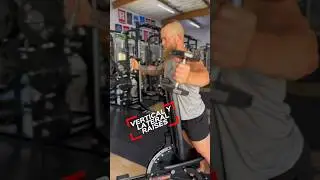 🚨NEW WAY TO HIT RAISES😳🦾‼️ #shouldersworkout #exercisevideos