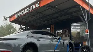 В конце сезонного дня решили взять красивую машину в работу. А она оказалась «грязнулей» #tyregeek 