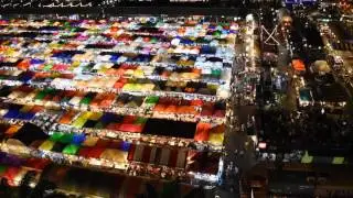 Talad Rot Fai Ratchada - Hipster Nachtmarkt in Bangkok - Thailand