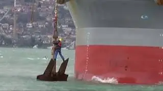Karaya Oturan Gemiyi Kurtarma Çalışmaları Sürüyor