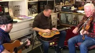 Rob Ickes, Trey Hensley, and Byron Berline - &ldquo;Big Mon&rdquo; live from the Double Stop Fiddle Shop