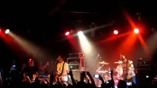 Quicksand, Omission