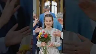 Princess Charlotte&rsquo;s Sweet Smile After Receiving Flowers from the Public #shortsfeed #charlotte