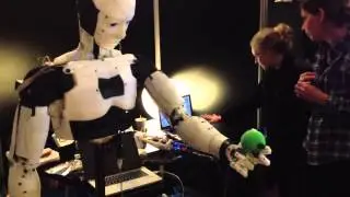 Робот InMoov   3D Print Show в Париже