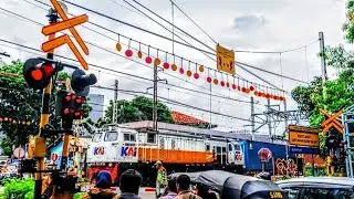 UNIK ‼️ 1 MASIH ORIGINAL 3 LENGAN PALANG SUDAH DI GANTI | Perlintasan Kereta Api Terbaru 