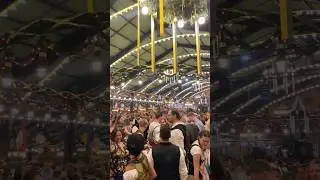Oktoberfest 2025 in a Nutshell &ndash; Beer, Music & Fun! 🍺✨