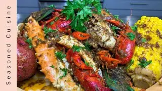 CAJUN SEAFOOD BOIL New Orleans Recipe | Juicy Crab Sauce - Blove's Sauce