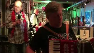 TNC (The Nowhere Caf&eacute;) live in De Stamboom op 11-03-2023, compilatie van telefoonfilmpjes.