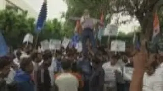 Students protest violence against Indians in Kashmir