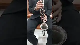 Clarone Alto/Clarinete Alto tocando o hino 384 Ccb