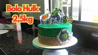 Bolo Hulk 2,5kg Decorado com Chantilly Verde e Glitter | Detalhes Criativos de Confeitaria