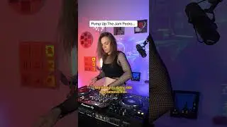 Can you call Pedro for me? 📞 #livemix #electronicmusic #edm #pedro #femaledj #mix