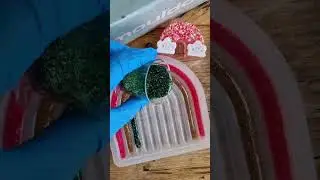 Creating a glitter rainbow with resin & Hemway glitters #glitter #resin #hemwayglitter