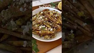 Greek inspired garlic feta fries🔥 get the full recipe at spoonfulofsi.com  #recipevideo #fries