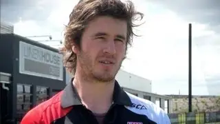 Tom Simpkin re-signs