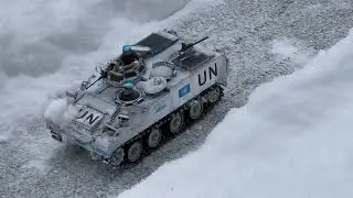 RC 1/16 M-113 Lynx Command and Recon vehicle - running trial - snow