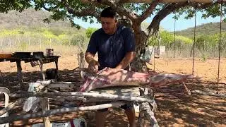 JOÃO AJEITANDO UM BODE PRA COMER NA VIRADA,E LIMPANDO O FATO PRA FAZER BUCHADA