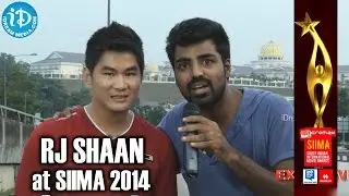 RJ Shaan with Hollywood Director Lee @ SIIMA 2014, Malaysia