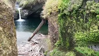 Eagle Creek Trail: Punchbowl Falls
