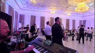Vis Shkodrani 🎷... ja pra , edhe kercejme edhe bejme qejfin e muziken tone 😄...