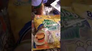 Doing a review of gummy Krabby patties candy for 5/23/19!!