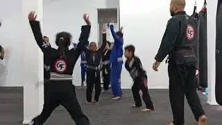 Jiu-jitsu foco e determina&ccedil;&atilde;o Raffa faixa cinza