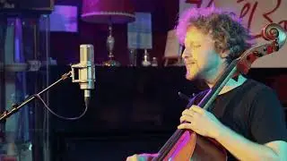 In her garden (live) - Stefan Wedam