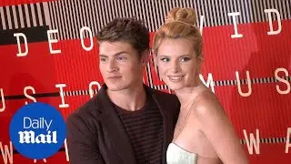 Bella Thorne and Gregg Sulkin at the 2015 MTV VMAs - Daily Mail