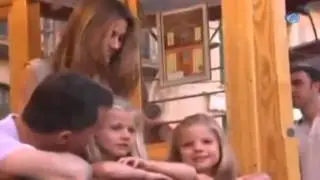 Los Príncipes, de excursión con sus hijas en el tren turístico de Sóller