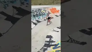 BRI TRIPLE WHIP ON SCOOTER