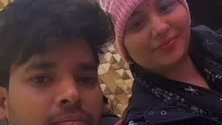 Hum gye new phone lene 😊 (@chetnasharma8846 