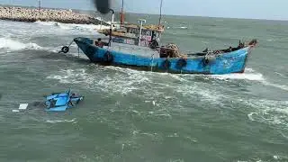 Xuồng chìm cửa cạn gây khó cho mấy a giã cào #dânbiển #xuhuongyoutube #cuabienlagilamdong