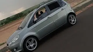todos detalhes do  Fiat Idea attractive 1.4 2013