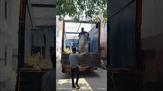Kajaria tile truck unloading 2*4 premium quality #truck #tiles #kajariaceramics #unloading
