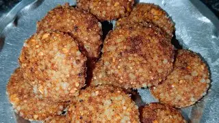 व्रत में खाए जाने वाले साबूदाना बड़ा और नारियल की चटनी ऐसे बनाए।vrat wale sabudana bada racipe 