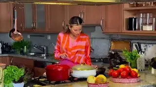 باميلا الكيك تطبخ في كواليس مسلسل كريستال