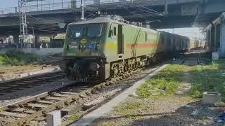 Electric Diesel Locomotive :: DEPARTURE Express TRAIN At Delhi Cantt Station