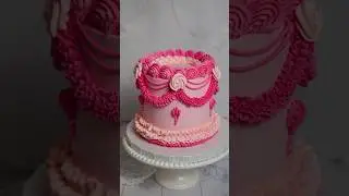 Barbie pink lambeth cake 💅💕I always try one new piping style when I do these cakes! Thoughts?