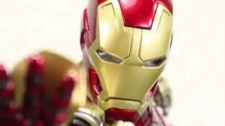 Iron Man 3 Hot Toys Mark XLII Power Pose 1/6 Scale Collectible Movie Figure Review