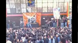 Muerto en pogo (Wall of Death)-Perpetual Warfare- en vivo Bosa la escena del rock